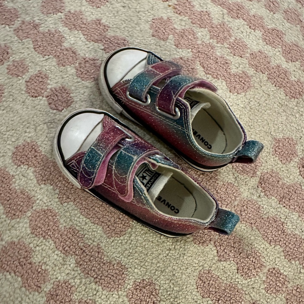 Rainbow Converse 5C